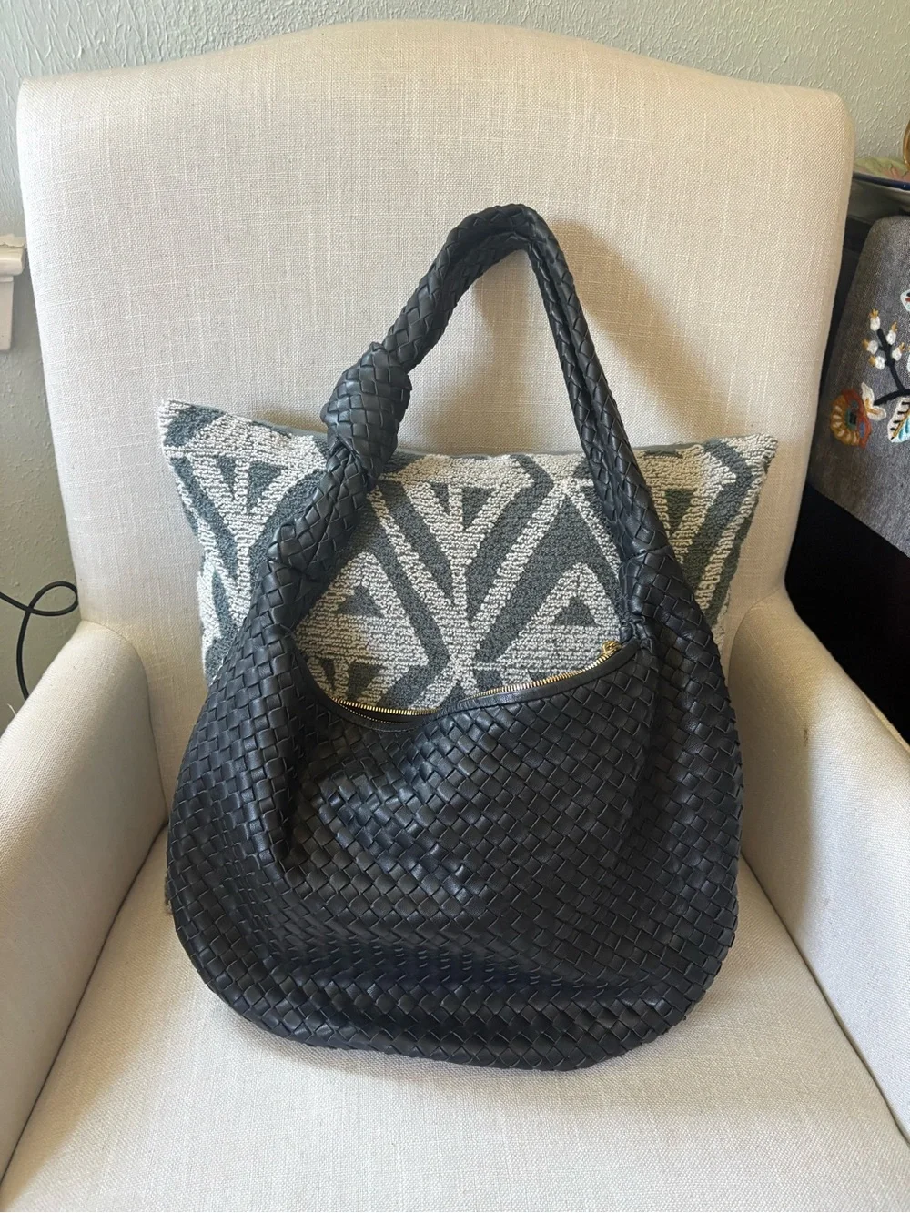 Quince Woven Leather Shoulder Bag - Black